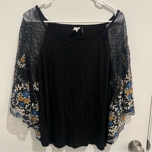 Anthropologie Akemi + Kin Blouse Lace Sleeves Size Small